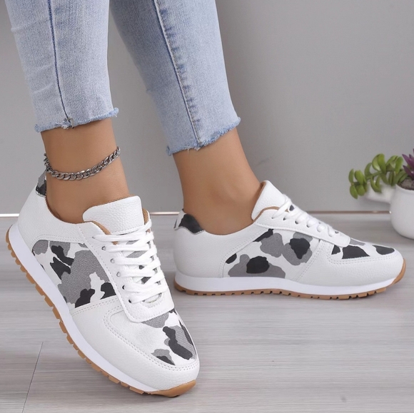 White Tie and Fly Printed Sneakers - Picture 3 of 7